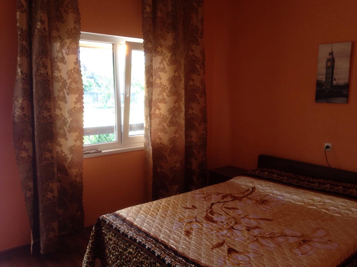 Изабелла Hotel Pitsunda Eksteriør billede
